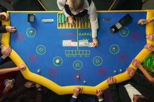 Cum se desfăşoară un duel de Baccarat pas cu pas