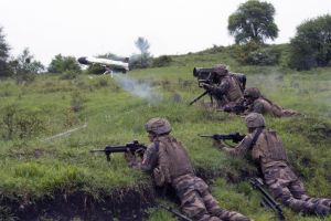 Antrenamente militare pe râul Someş! Militari români şi francezi, exerciţii comune la Mărtineşti