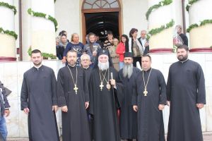 Mitropolitul Olteniei a slujit la Biserica „Sfinţii Împăraţi” din Târgu Jiu