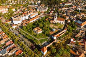 Trei spaţii comerciale din Cetatea Târgu Mureş, scoase la licitaţie