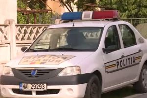 Un şofer din Olt a fost prins de poliţişti beat criţă la volan şi cu 128 km/h în localitate/ FOTO