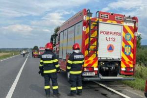 Impact puternic! Două maşini au intrat în coliziune, luni, în judeţul Satu Mare. Intervine şi Descarcerarea