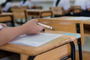 240 de liceeni din Botoşani au lipsit, astăzi, la simularea examenului de bacalaureat la limba română