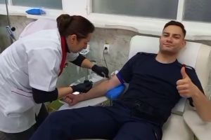 VIDEO Solidaritate în uniformă! Zeci de jandarmi din Botoşani donează sânge pentru a salva vieţi