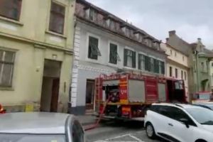 Incendiu în centrul Sibiului: trafic blocat pe strada Tribunei / video
