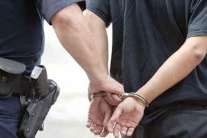 Traficant de droguri reţinut în judeţul vecin! Anterior, el a fost prins cu droguri în maşina pe care o conducea fără permis