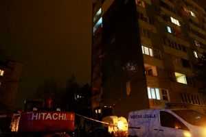 Intervenţie de urgenţă în această seară! A căzut de la etajul 8