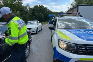 Situaţie mai puţin obişnuită la Botoşani! Un bărbat a vrut să dea mită unui poliţist de circulaţie, deşi nu era şofer