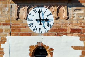 Se apropie trecerea la ora de vară. Cum vor fi date ceasurile