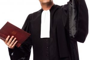 Cum a ajuns un avocat să aibă probleme serioase cu legea. „El s-a mutat la amantă, dar şi ea îl mai dă afară din casă”