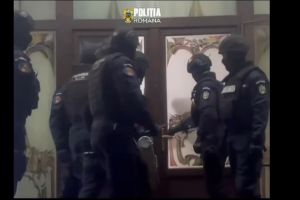 Percheziţii de amploare în Teleorman, Bucureşti şi alte 12 judeţe / Prejudiciu de 237.000.000 de lei din gestionarea deşeurilor