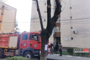 FOTO/VIDEO. Miros puternic de gaz într-un bloc din municipiul Satu Mare. Locatarii au ieşit în grabă din apartamente