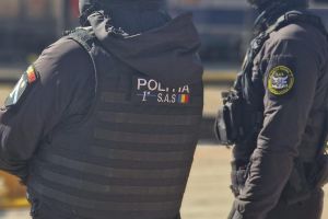 FOTO Lângă Botoşani! Fabrică de bani falşi descoperită de poliţişti şi procurori