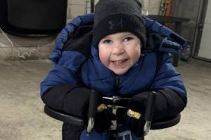 Povestea lui Bogdan, băieţelul care a supravieţuit la 8 operaţii pe creier