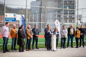 Terenul de sport de 1 milion de lei inaugurat la Mediaş: poartă numele antrenorului Nicolae Piştea / foto