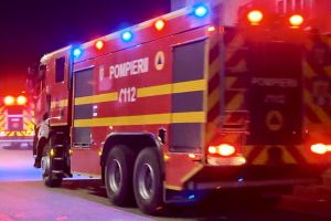 Incendiu la o casă din Laslea: risc de extindere la vecini