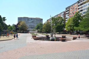 Blocuri pentru maşini: Orădenii cer Primăriei realizarea unor parcări subterane sau supraetajate