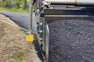 Preţul bitumului a crescut cu 50% într-o săptămână. Lazany: Nu va fi un an uşor