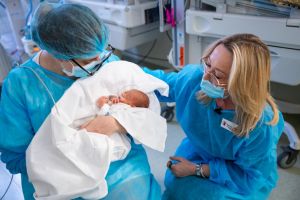 Naşterile premature şi spitalizarea îndelungată a nou-născutului cresc riscul depresiei postnatale