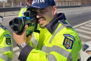 42 de abateri la regimul circulaţiei pe drumurile publice, în doar trei ore, pentru viteză excesivă
