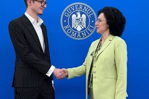 Un tânăr din Botoşani va face un stagiu de practică în cancelaria premierului