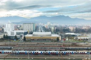 Braşovul, printre zonele cu peste 80 de trenuri pe zi, protejate contra zgomotului feroviar