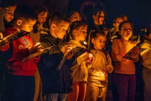 25.000 de copii din Cantus Mundi cântă pentru Ora Pământului