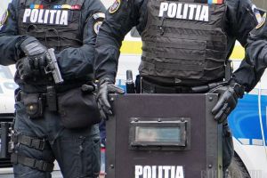 Scandal cu bâte în Tileagd: trei bărbaţi reţinuţi după o bătaie în stradă