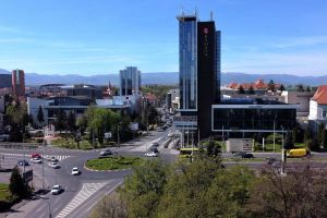 Hotelierii din Sibiu cer modificarea hotărârii privind taxele şi impozitele: consilierii locali, chemaţi să respingă plângerea