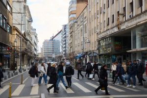 Sondaj îngrijorător: jumătate dintre români se simt din ce în ce mai săraci