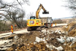 Se conturează o nouă legătură rutieră Braşov – Sibiu: lucrările au ajuns la aproape 15 la sută / foto