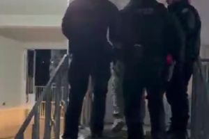 Fiul unui primar a luat la bătaie un bărbat. Individul a fost reţinut