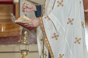 Trei parohii din Gorj, din nou fără preoţi titulari. Mitropolia reia concursul