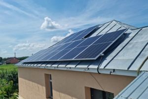 Ce alternative au românii pentru instalarea de panouri fotovoltaice, după suspendarea programului Casa Verde
