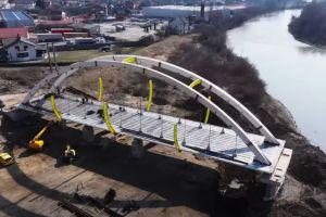 La Beclean prinde contur podul peste Someş construit cu bani europeni