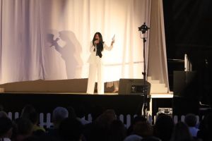 Teatru radiofonic lacrimogen pe 105,6 FM! Regia, Laura Sgaverdea!