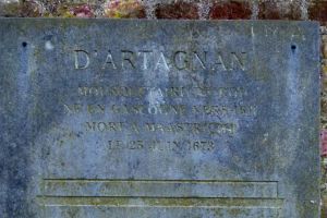 Rămăşiţele muschetarului d’Artagnan ar fi fost descoperite sub altarul unei biserici din Olanda