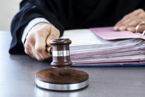 „Legea femicidului”, adoptată de Parlament