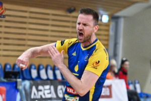 Volei masculin / Corona Braşov s-a calificat, după setul de aur, în finala Cupei României