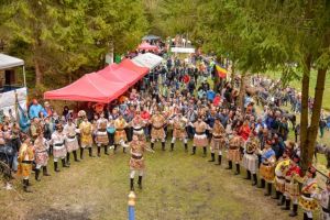 Târgul de Junii Braşovului pe 19 aprilie, la Pietrele lui Solomon. Au început înscrierile pentru comercianţi