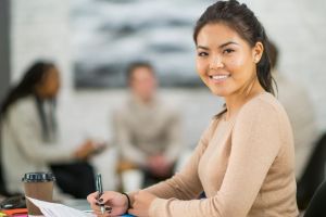 Angajatorii şi lucrătorii străini, invitaţi la o sesiune de informare la Satu Mare