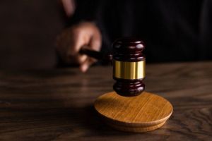 Clauzele contractuale, marul discordiei in procesul dintre avocatul Ionel Spataru si Confort Urban SRL. Proces la Tribunalul Constanta