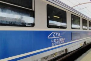 Șină ruptă între Braşov şi Sighişoara. Trenuri oprite în câmp şi întârzieri în lanţ