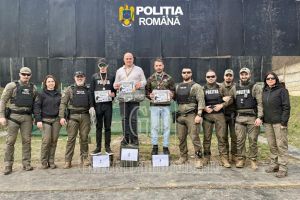 Cei mai buni trăgători din cadrul IPJ Dâmboviţa! Cine sunt poliţiştii care au urcat pe podium la competiţia de tir de Ziua Poliţiei Române