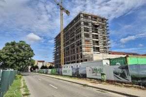 Hotelul de 7 etaje ridicat de Construcţii Erbaşu în Oradea primeşte termen nou: finalizare amânată până în 2027