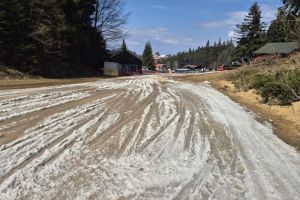 Veşti proaste pentru schiori! Se închide sezonul de schi în Poiana Braşov