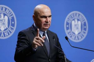 Criza carburanţilor: Guvernul plafonează adaosul la media anului trecut. Măsurile se aplică 3 luni