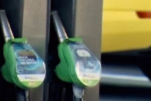 Guvernul declară criză pe piaţa carburanţilor: plafonarea adaosurilor şi restricţii la export