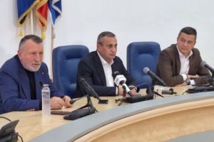 PSD Olt găzduieşte, astăzi, întâlnirea regională a organizaţiilor din Sud-Vest. Grindeanu începe consultările cu liderii locali ai partidului în privinţa ieşirii sau rămânerii la guvernare