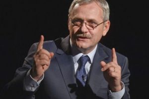 Fotografii de colecţie cu părintele Arsenie Boca în care seamănă izbitor cu Liviu Dragnea